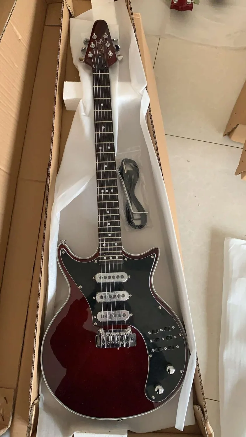 Guild Brian May wine Red Guitar Black Pickguard 3 pickups Tremolo Bridge 24 Frets custom made Electric Guitars
Guild Brian May wine Red Guitar Black Pickguard 3 pickups Tremolo Bridge 24 Frets custom made Electric Guitars