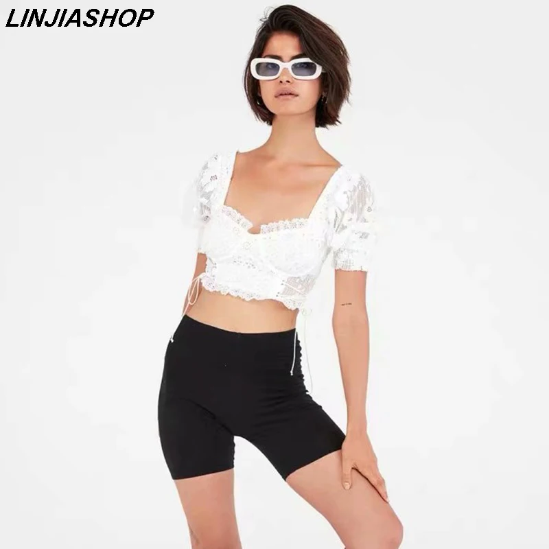 Flattering Vintage Sexy White Lace Summer Tank Tops Women Cotton Embroidery Square Neck Crop Top Zipper Slim Designer Camis
Flattering Vintage Sexy White Lace Summer Tank Tops Women Cotton Embroidery Square Neck Crop Top Zipper Slim Designer Camis