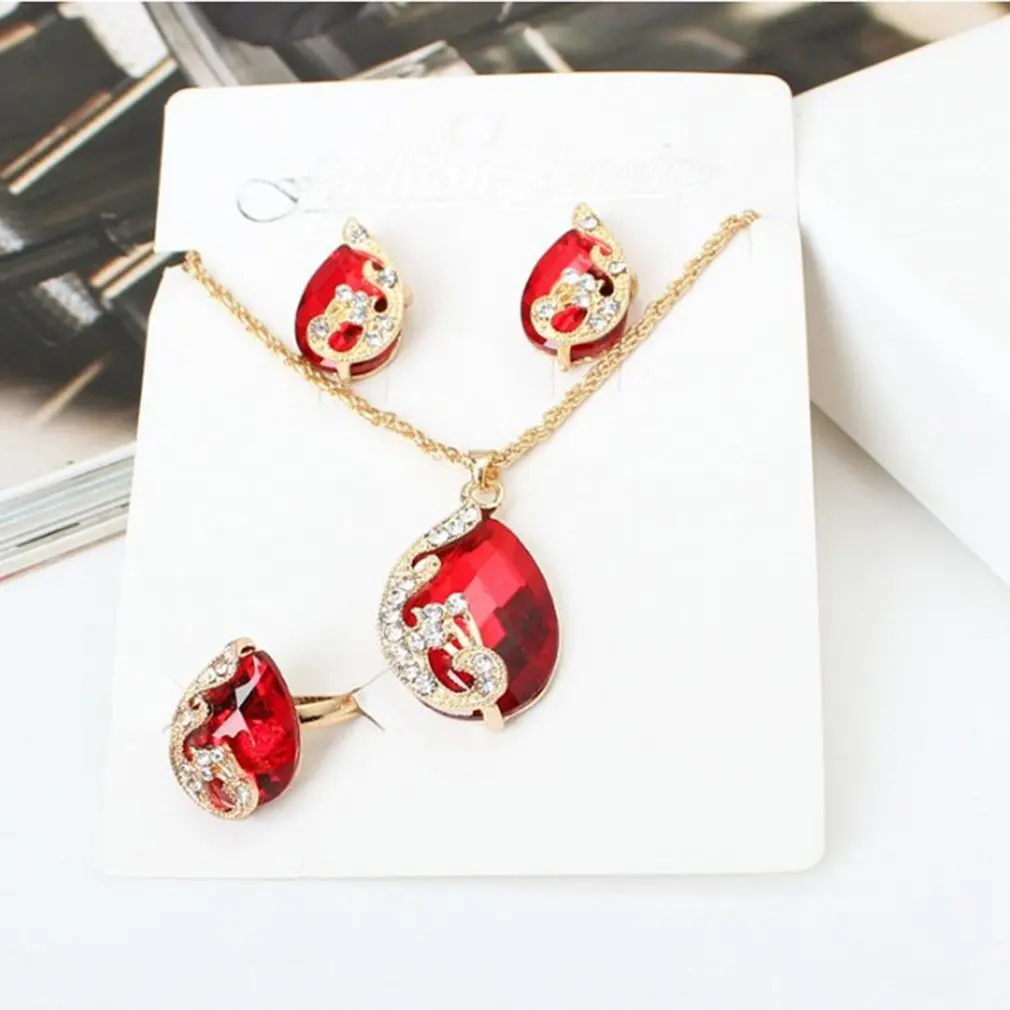 New Fashion Three-piece Necklace Set Earrings With Pendant Necklace And Rings Jewelry Set Accessories
New Fashion Three-piece Necklace Set Earrings With Pendant Necklace And Rings Jewelry Set Accessories