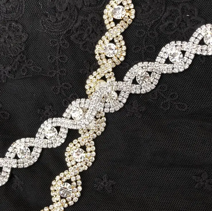 1 Yard High Quality Stunning Crystal Wedding Rhinestone Trim Silver Gold Chain Applique Bridal Dress Trim Decoration 15mm Width
1 Yard High Quality Stunning Crystal Wedding Rhinestone Trim Silver Gold Chain Applique Bridal Dress Trim Decoration 15mm Width