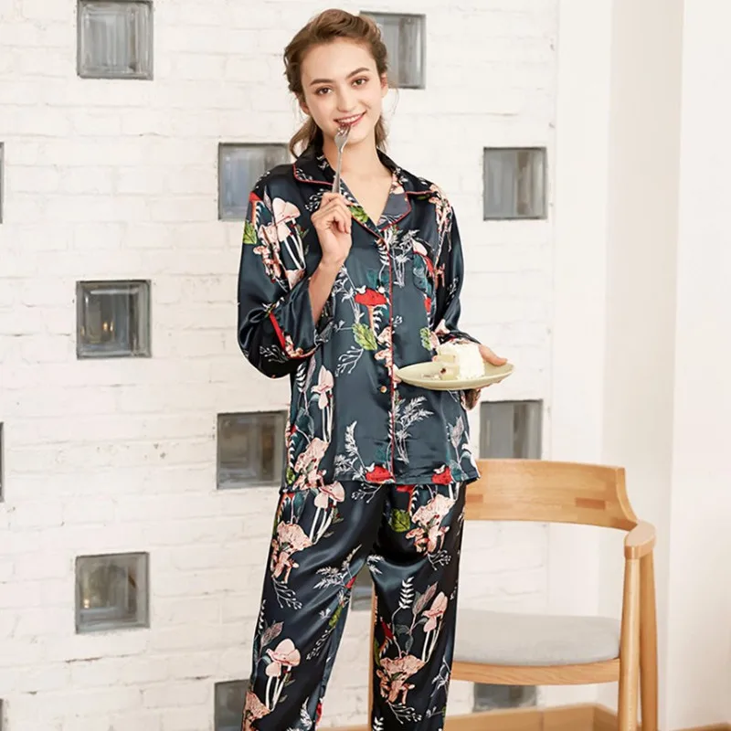 YT- 077 Silk Satin Pajamas Sets for Women Spring Autumn Long Sleeve Women Nightshirt Pajamas Sets Sleepwear
YT- 077 Silk Satin Pajamas Sets for Women Spring Autumn Long Sleeve Women Nightshirt Pajamas Sets Sleepwear