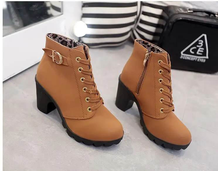 Hot 4Colour Winter Casual Women Pumps Warm Ankle Boots Waterproof high heels Women Snow Martin Boots Shoes Women Botas Plus35-41
Hot 4Colour Winter Casual Women Pumps Warm Ankle Boots Waterproof high heels Women Snow Martin Boots Shoes Women Botas Plus35-41