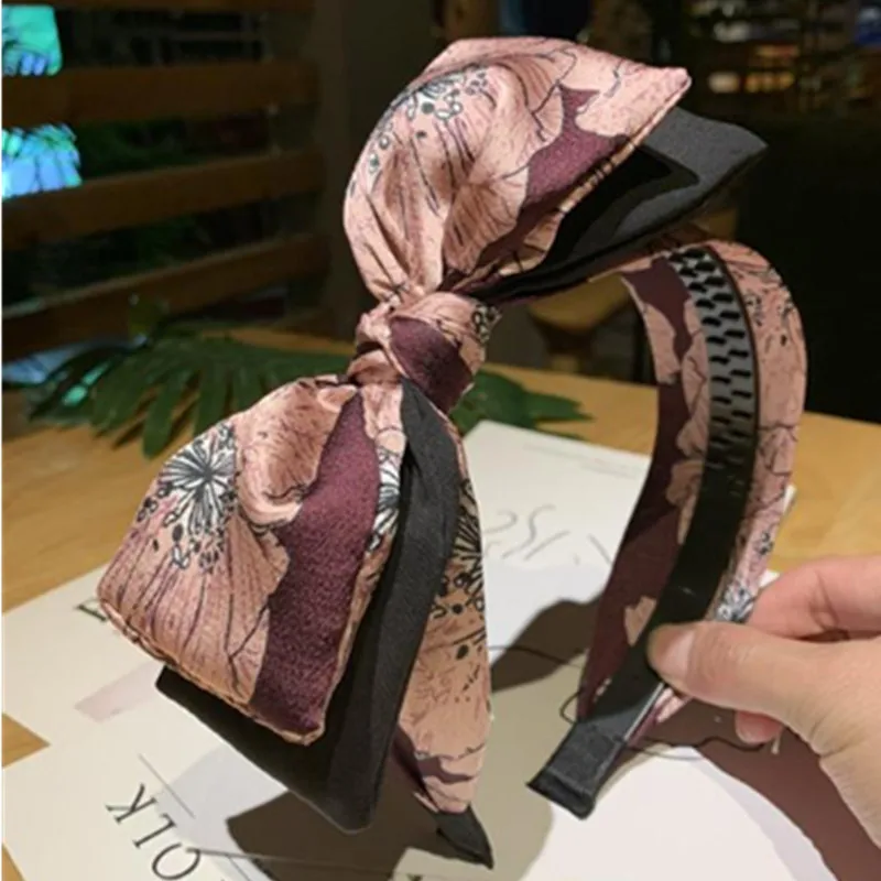 Flora Print Headband Toothed Not Slip for Women Face Washing Big Bow Knotted Hairbands Ladies Holiday Headdress Women Head Band
Flora Print Headband Toothed Not Slip for Women Face Washing Big Bow Knotted Hairbands Ladies Holiday Headdress Women Head Band