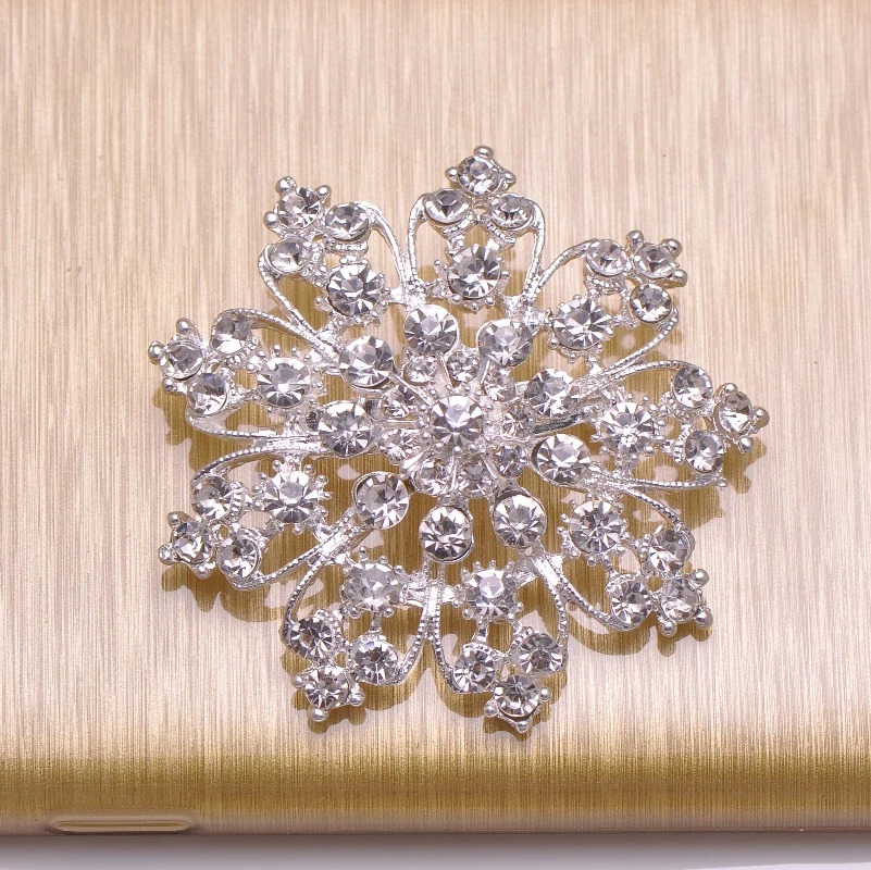 (M0394) 58mm diameter metal rhinestone brooch with pin,silver plating with clear crystral ,100pcs/lot
(M0394) 58mm diameter metal rhinestone brooch with pin,silver plating with clear crystral ,100pcs/lot