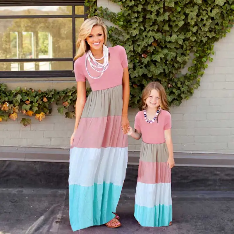 Фото MVUPP платья для мамы и дочки Семейные комплекты лоскутное Полосатое летнее платье