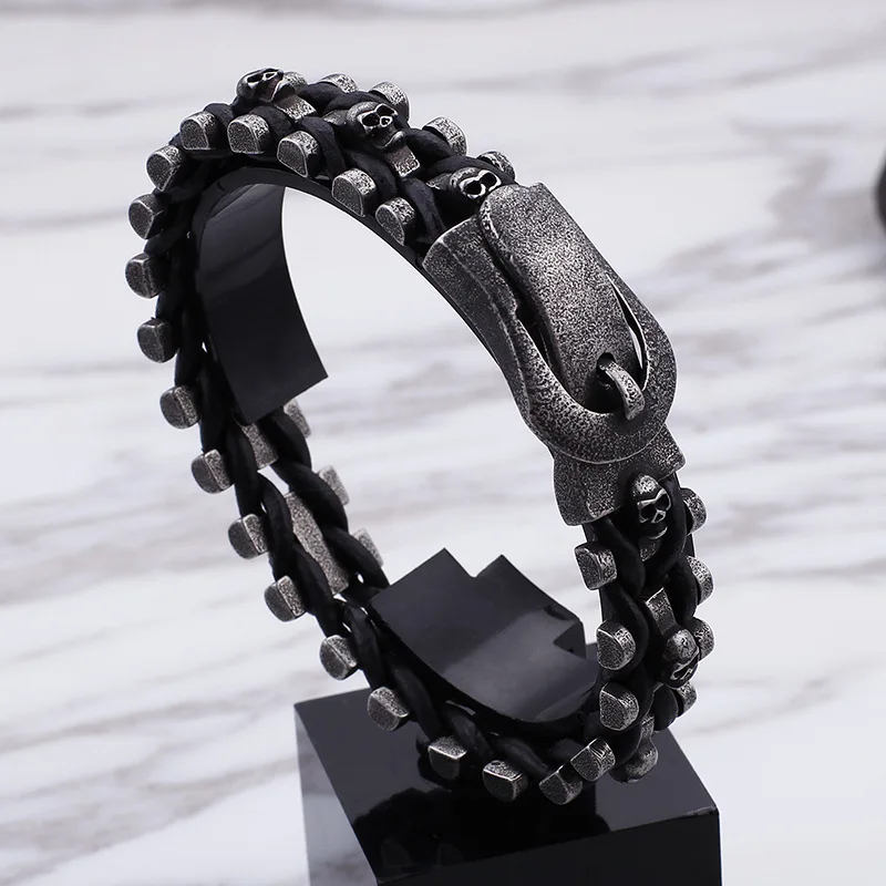 European and American fashion new woven leather bracelet Men's skull bracelet Nightclub punk leather bracelet jewelry
European and American fashion new woven leather bracelet Men's skull bracelet Nightclub punk leather bracelet jewelry