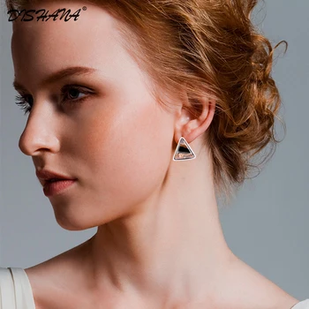New FashionTriangle AAA+ Cubic Zirconia Stud Earrings for Women Statement Jewelry Accessory Earring High Quality(E0189)
New FashionTriangle AAA+ Cubic Zirconia Stud Earrings for Women Statement Jewelry Accessory Earring High Quality(E0189)