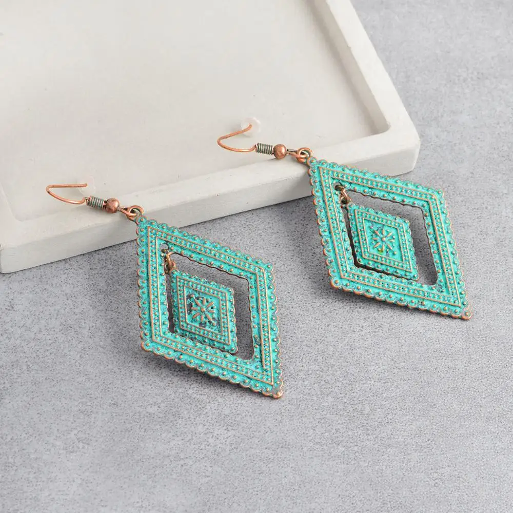 Bronze Rhombus Earrings Geometric Antique Pattern Hanging Drop Earrings for Women 2019 New Fashion Ethnic Boho Earrings Jewelry
Bronze Rhombus Earrings Geometric Antique Pattern Hanging Drop Earrings for Women 2019 New Fashion Ethnic Boho Earrings Jewelry