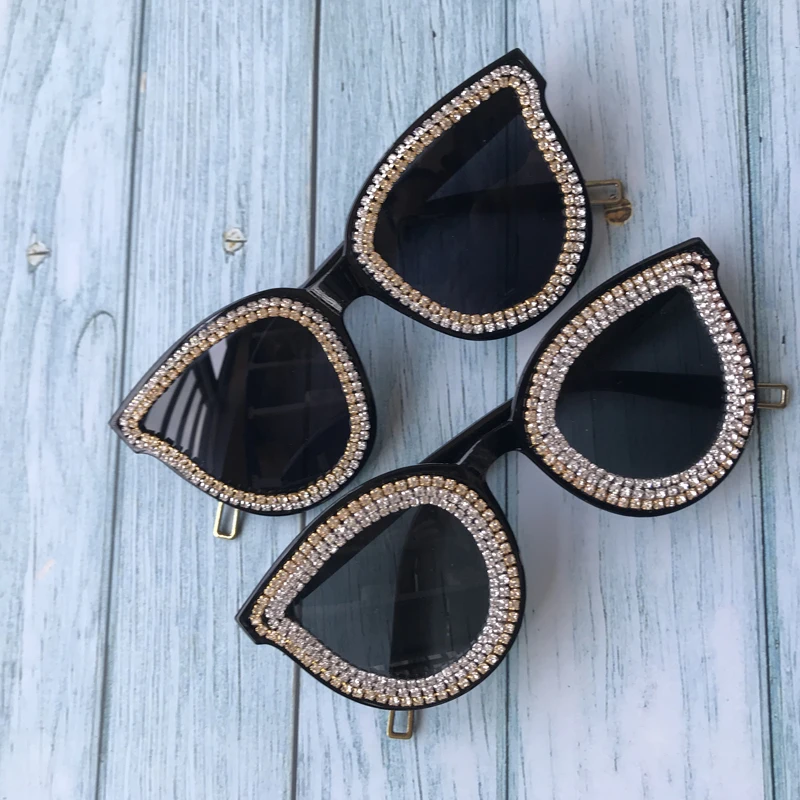 ZAOLIHU Black Women Sunglasses Oversized Eyeglass UV400 3 Circle Diamond On Lens Designer Large Sun Glasses Fashion Eyewear
ZAOLIHU Black Women Sunglasses Oversized Eyeglass UV400 3 Circle Diamond On Lens Designer Large Sun Glasses Fashion Eyewear
