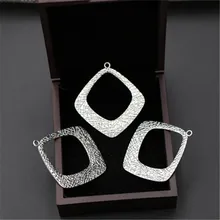 WKOUD 6pcs Silver Color Fashion Simple Style Hollow Square Alloy Pendant Earring Necklace DIY Metal Jewelry Findings A926
WKOUD 6pcs Silver Color Fashion Simple Style Hollow Square Alloy Pendant Earring Necklace DIY Metal Jewelry Findings A926