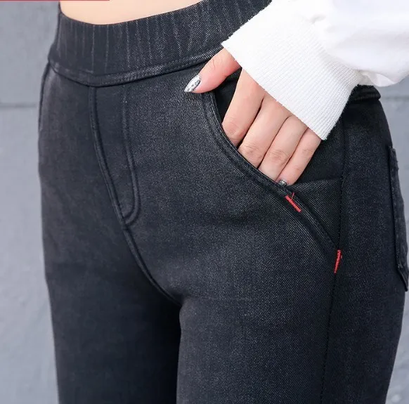 Womens Casual Thickened Fleece Denim Leggings Pocket High Waist Push Up Leggings Jeans for Women Slim Velvet Jeans Pants 5XL 6XL
Womens Casual Thickened Fleece Denim Leggings Pocket High Waist Push Up Leggings Jeans for Women Slim Velvet Jeans Pants 5XL 6XL