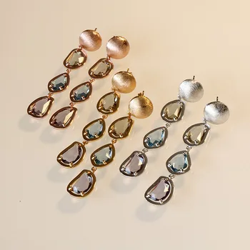 Best selling Middle Eastern retro high jewelry for women color crystal earrings luminous pendant long earrings love
Best selling Middle Eastern retro high jewelry for women color crystal earrings luminous pendant long earrings love