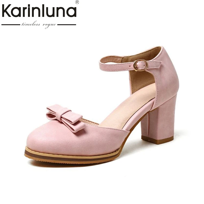 KarinLuna summer sweet bow women sandals low platform shoes woman high chunky heels big size 32-43 women date shoes
KarinLuna summer sweet bow women sandals low platform shoes woman high chunky heels big size 32-43 women date shoes