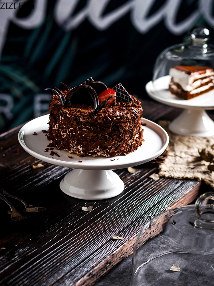 Nordic Style Retro Ceramics Cake Plate Glass Cover Dessert Table Display Stand Tray Home Kitchen Decoration Festive Party
Nordic Style Retro Ceramics Cake Plate Glass Cover Dessert Table Display Stand Tray Home Kitchen Decoration Festive Party