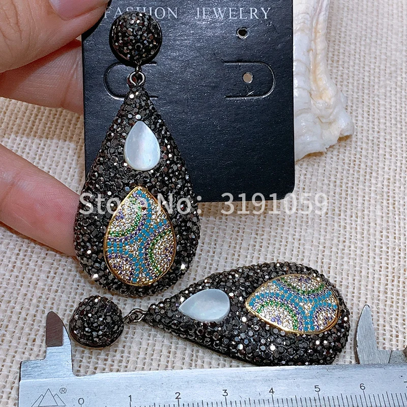 New style micro set Europe and the United States fashion temperament jewelry female simple joker texture earrings
New style micro set Europe and the United States fashion temperament jewelry female simple joker texture earrings