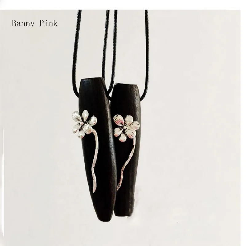 Vintage Alloy Flower Sandal Wood Pendant Necklace For Women Chunky Wooden Pendant Long Necklace Fashion Jewelry Colliers Colar
Vintage Alloy Flower Sandal Wood Pendant Necklace For Women Chunky Wooden Pendant Long Necklace Fashion Jewelry Colliers Colar