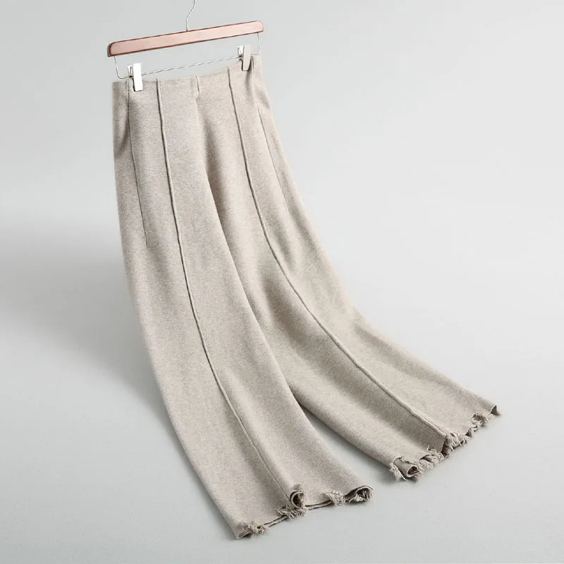 J153 Autumn fashion women plain color middle line bottom ripped tassels sweater pants ladies elegant wide leg knit trousers
J153 Autumn fashion women plain color middle line bottom ripped tassels sweater pants ladies elegant wide leg knit trousers