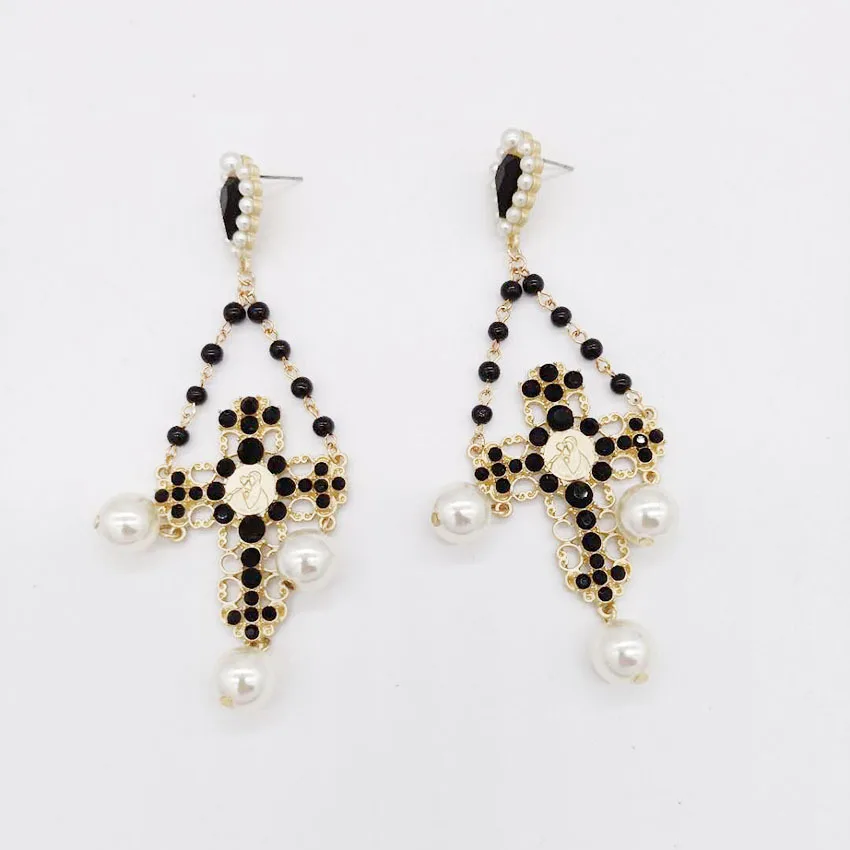 New European Baroque fashion earrings pearl cross long earrings accessories 1090
New European Baroque fashion earrings pearl cross long earrings accessories 1090