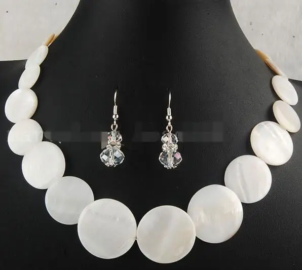 Beautiful White Mother of pearl Shell Crystal Round Pendant Necklace Earrings Set
Beautiful White Mother of pearl Shell Crystal Round Pendant Necklace Earrings Set
