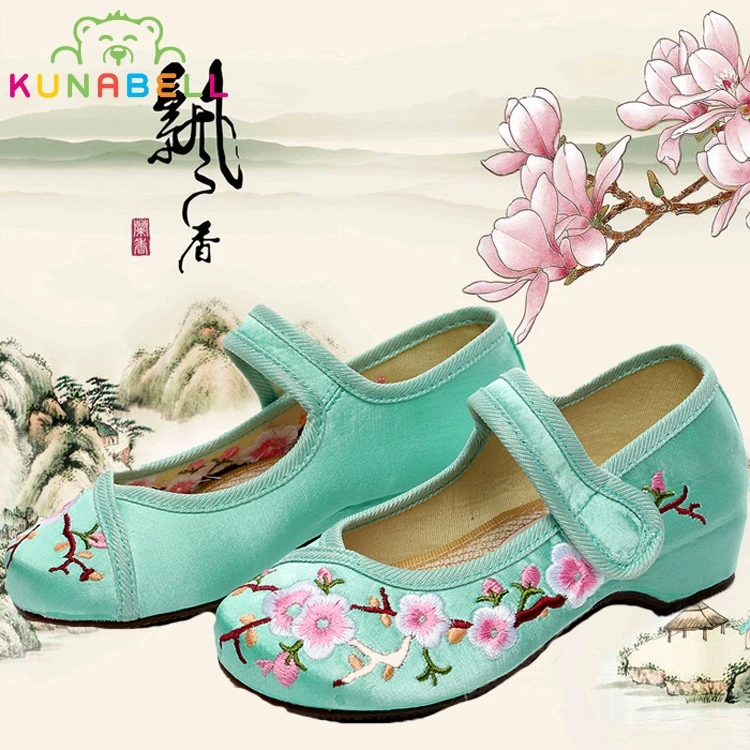 New Arrival Old Peking Toddler Girls Shoes Chinese Flat Heel With Flower Embroidery Comfortable Soft Canvas ninos Kids Shoes 171 
New Arrival Old Peking Toddler Girls Shoes Chinese Flat Heel With Flower Embroidery Comfortable Soft Canvas ninos Kids Shoes 171