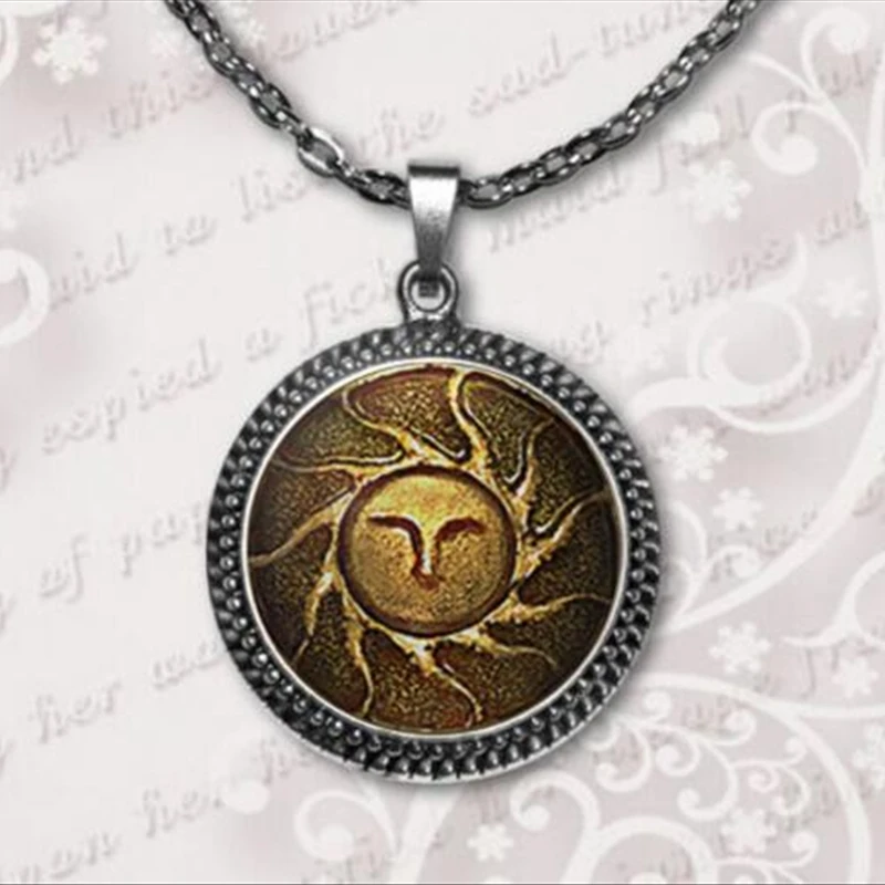 Glass Dome Pendant For Jewelry Heirs of the Sun Dark Souls II Necklace Glass Cabochon Necklace wholesale A-076-1 HZ1
Glass Dome Pendant For Jewelry Heirs of the Sun Dark Souls II Necklace Glass Cabochon Necklace wholesale A-076-1 HZ1