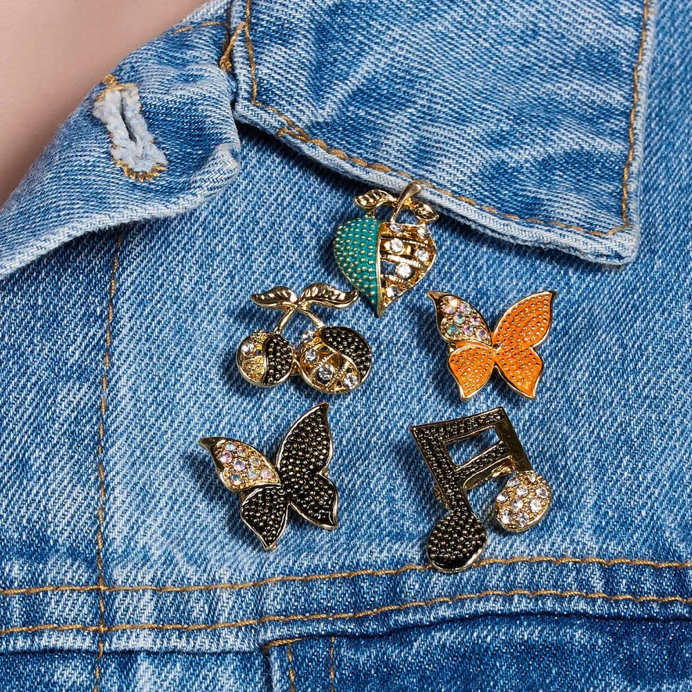 Fashion Butterfly Enamel Pin Brooches For Women Rhinestone Cherry Strawberry Animal Brooch Pins Denim Hat Badge Collar Jewelry
Fashion Butterfly Enamel Pin Brooches For Women Rhinestone Cherry Strawberry Animal Brooch Pins Denim Hat Badge Collar Jewelry