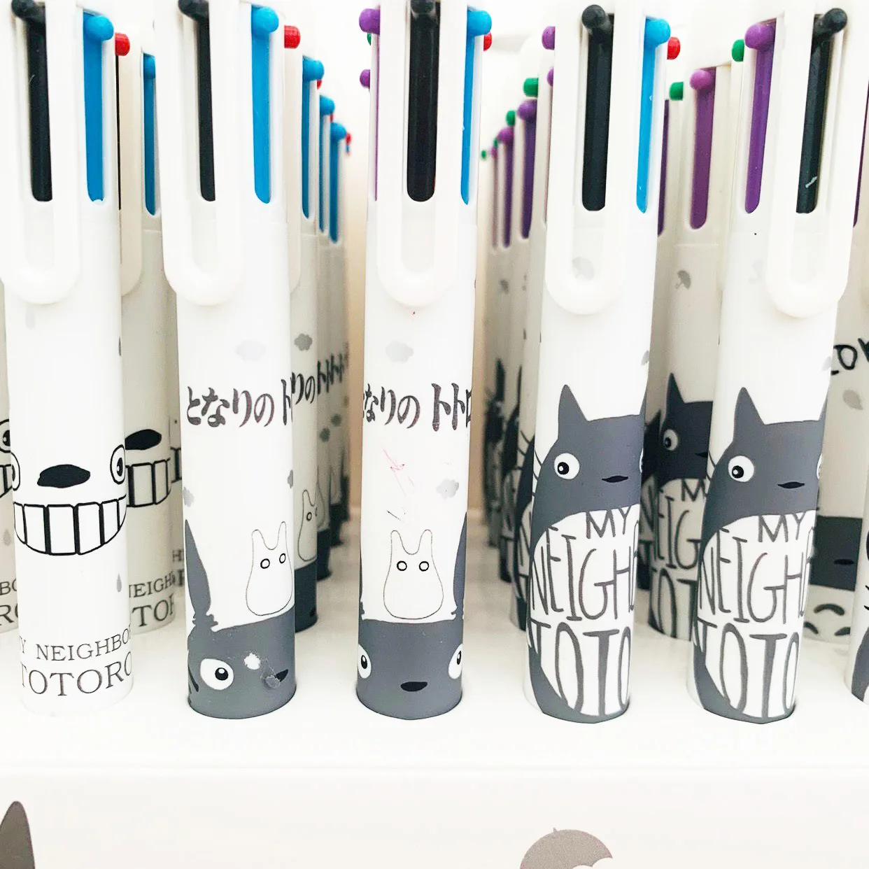 1pc Cute Kawaii Cartoon Anime Totoro Press Ballpoint Pen 6-color Ball Pen Multi-Colored Stylo for Kids School Stationery Gift
1pc Cute Kawaii Cartoon Anime Totoro Press Ballpoint Pen 6-color Ball Pen Multi-Colored Stylo for Kids School Stationery Gift