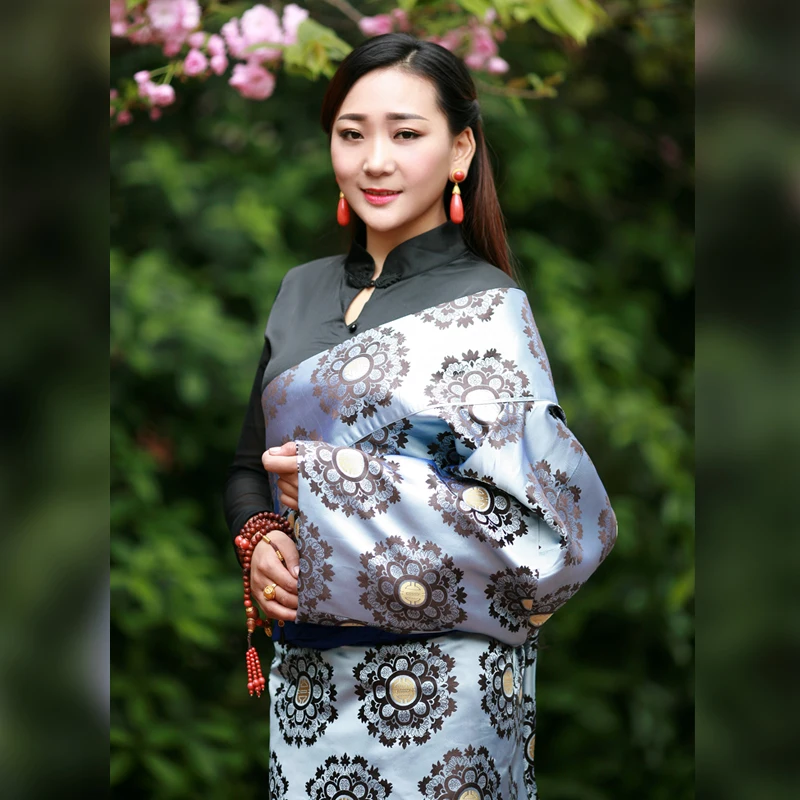 

China National clothes robe flower tier clothing Tibetan female dress cangpao Mo class queen single-layer New Tibet Costume