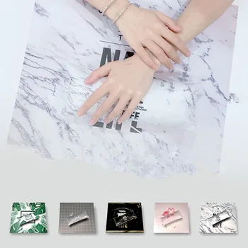 1 Set New Nail Art Hand Pillow Cushion Nail Polish Holder Soft PU Leather Sponge Arm Rest Stripe Leaf Design Salon Manicure
1 Set New Nail Art Hand Pillow Cushion Nail Polish Holder Soft PU Leather Sponge Arm Rest Stripe Leaf Design Salon Manicure