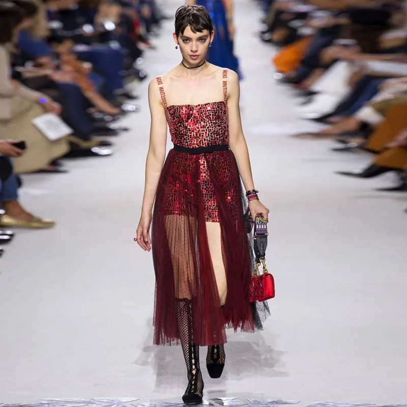Paris Fashion Week SS2019 Runway Red pink Spaghetti Straps Sequin Long Women Dress Letter Print Sequin Brand Vestidos De Festa
Paris Fashion Week SS2019 Runway Red pink Spaghetti Straps Sequin Long Women Dress Letter Print Sequin Brand Vestidos De Festa