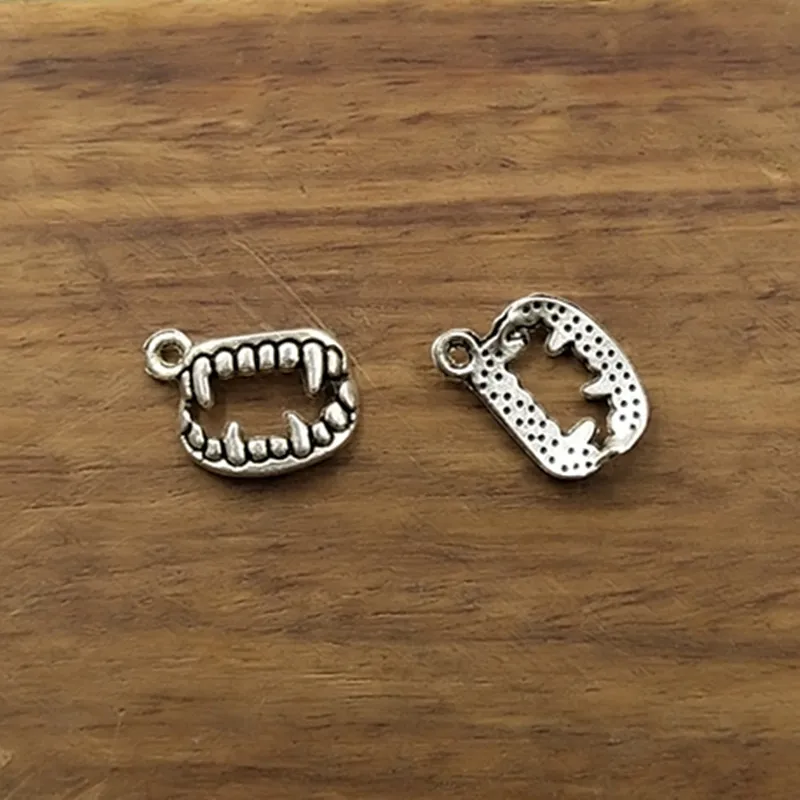 10pcs Charms vampire dracula fangs teeth 17*12mm Tibetan Silver Plated Pendants Antique Jewelry Making DIY Handmade Craft
10pcs Charms vampire dracula fangs teeth 17*12mm Tibetan Silver Plated Pendants Antique Jewelry Making DIY Handmade Craft