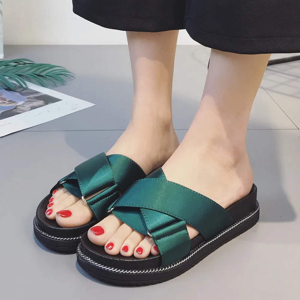 2018 Fashion Slippers Platform Sandals Summer Solid Color Beach Slides Flip Flops Comfortable Flat Shoes Chaussure Femme
2018 Fashion Slippers Platform Sandals Summer Solid Color Beach Slides Flip Flops Comfortable Flat Shoes Chaussure Femme