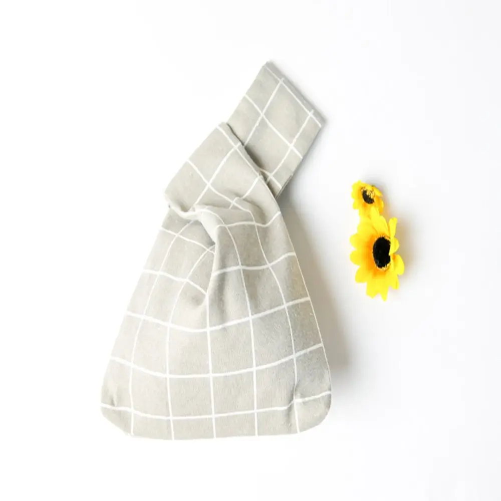 1 Pcs Japanese Style Portable Cotton Handbag Lattice Pattern Wrist Bag Fashion Cotton Linen Tote Bag Size: 21*17 cm
1 Pcs Japanese Style Portable Cotton Handbag Lattice Pattern Wrist Bag Fashion Cotton Linen Tote Bag Size: 21*17 cm