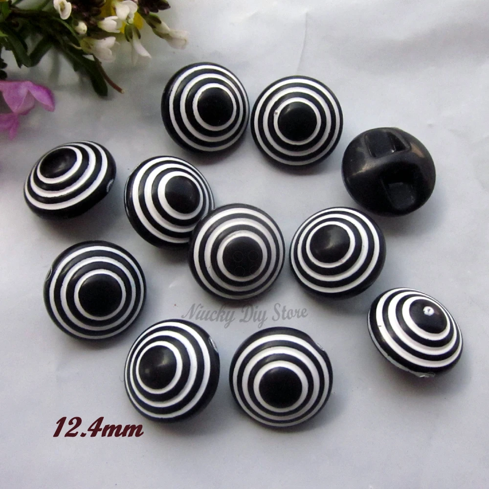 50pcs 12.4mm hide hole Black toy animal eyes buttons Black white circle acrylic sewing button for clothing craft diy accessories
50pcs 12.4mm hide hole Black toy animal eyes buttons Black white circle acrylic sewing button for clothing craft diy accessories