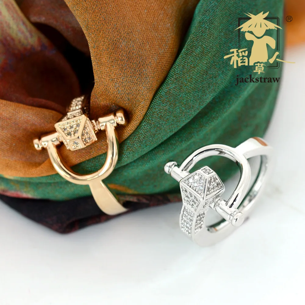 Jackstraw high quality new big brand of pure copper micro-inlaid zircon plating gold silk scarf buckle brooch factory direct
Jackstraw high quality new big brand of pure copper micro-inlaid zircon plating gold silk scarf buckle brooch factory direct