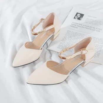 2019 spring and summer new Baotou thick with a word buckle pointed women's shoes
2019 spring and summer new Baotou thick with a word buckle pointed women's shoes