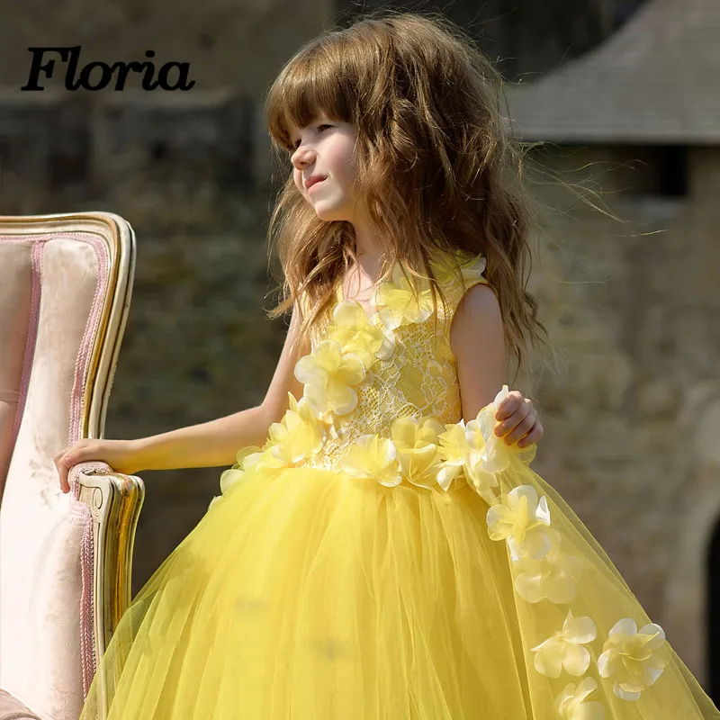 New-Flower-Girls-Yellow-V-neck-Dresses-Sleeveless-Lace-Flowers-Ball-Gown-Birthday-Party-Little-Sweet (1)_