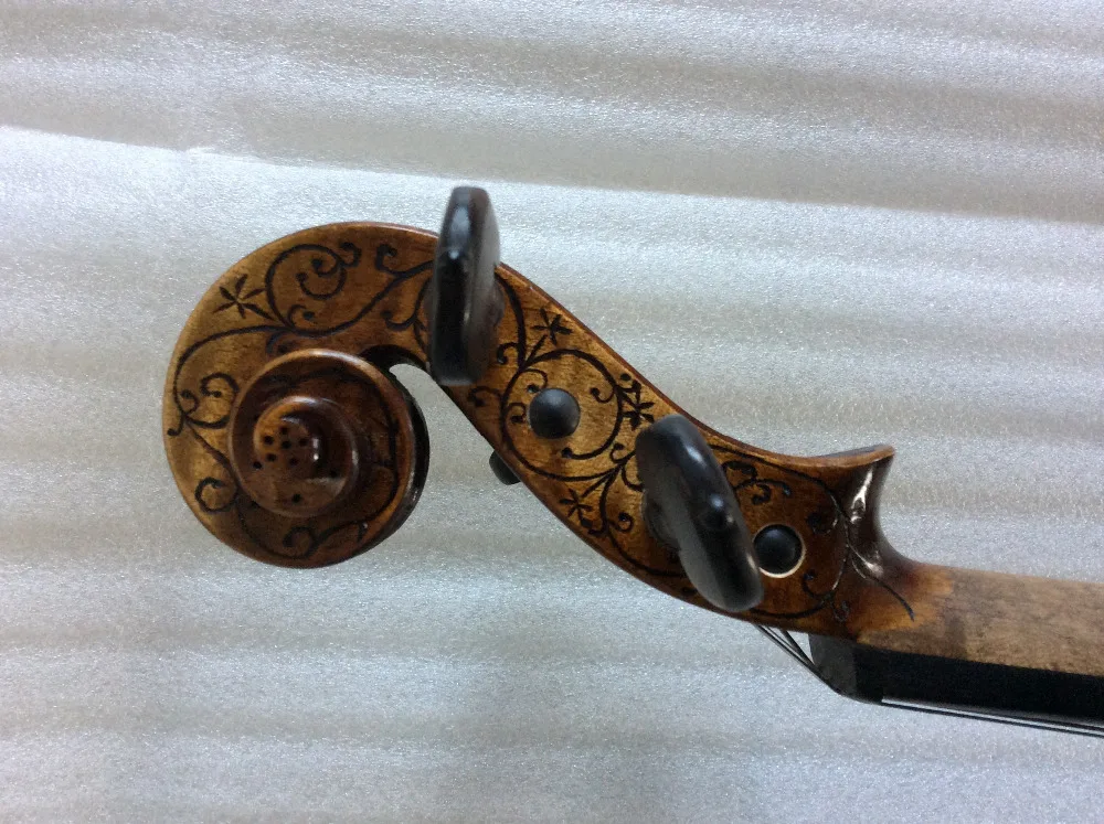 Maestro 4/4 violin nice tone Hellier model , full hand made , shell inlay perfect nice tone violin
Maestro 4/4 violin nice tone Hellier model , full hand made , shell inlay perfect nice tone violin