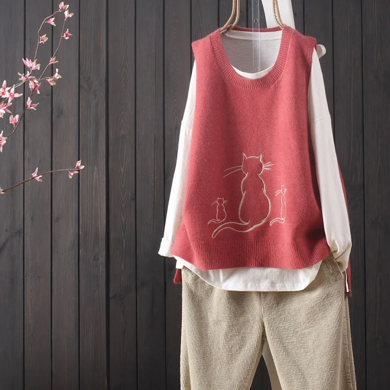 Cute Lovely Cat Embroidery Pullovers Loose Casual Sleeveless Sweater Vest For Women Autumn Waistcoat Knitwear Sueter Mujer 2019
Cute Lovely Cat Embroidery Pullovers Loose Casual Sleeveless Sweater Vest For Women Autumn Waistcoat Knitwear Sueter Mujer 2019