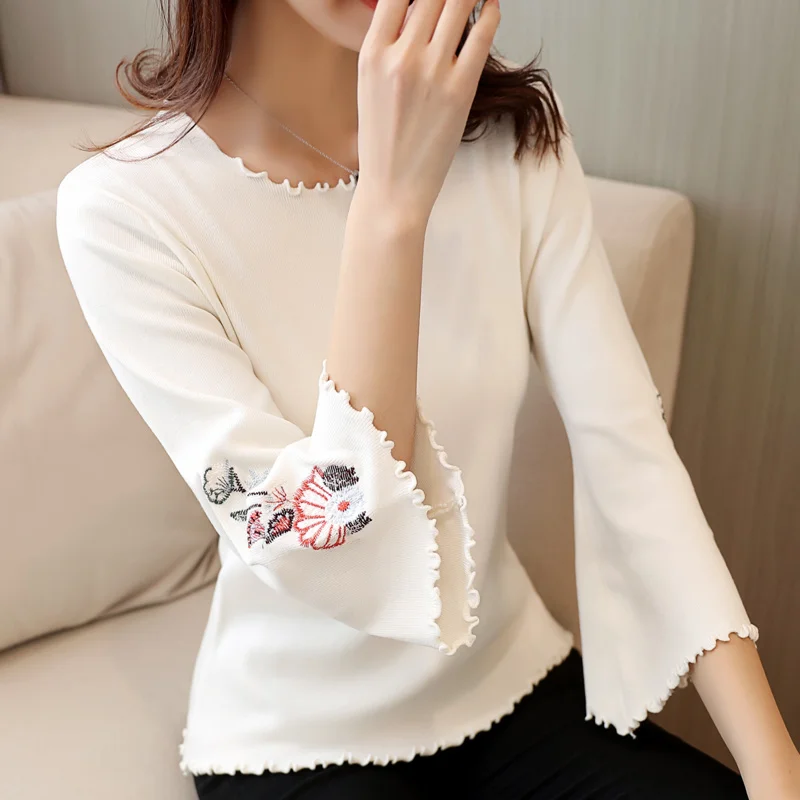 Spring Summer Women Knitted Sweaters and Pullovers 3/4 Flare Sleeve Embroidery Ladies Tees Streetwear Tops Camiseta
Spring Summer Women Knitted Sweaters and Pullovers 3/4 Flare Sleeve Embroidery Ladies Tees Streetwear Tops Camiseta