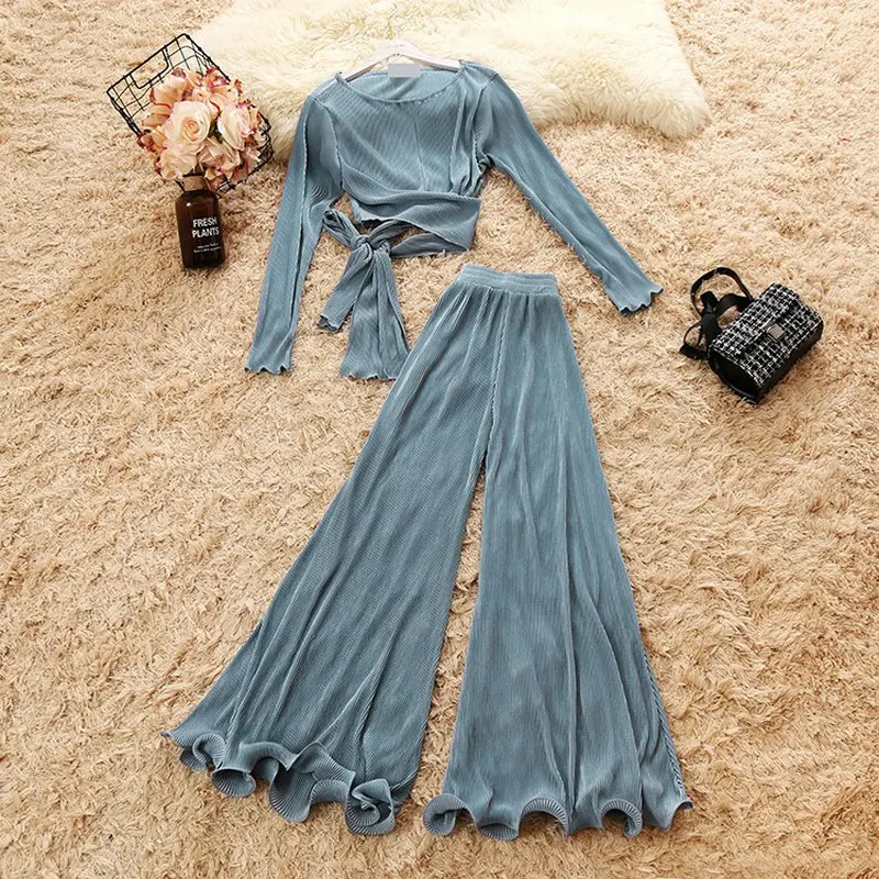 2019 Autumn New Female O-neck Long Sleeve Lace-up Shirts Sold Color High Waist Chiffon Flare Trousers Suit Women's 2 Piece Sets
2019 Autumn New Female O-neck Long Sleeve Lace-up Shirts Sold Color High Waist Chiffon Flare Trousers Suit Women's 2 Piece Sets