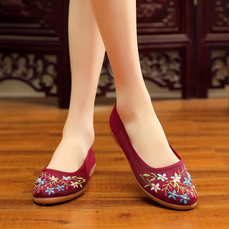 Flats 2018 autumn new cloth shoes women shoes soft bottom embroidered shoes comfortable national wind dance shoes
Flats 2018 autumn new cloth shoes women shoes soft bottom embroidered shoes comfortable national wind dance shoes