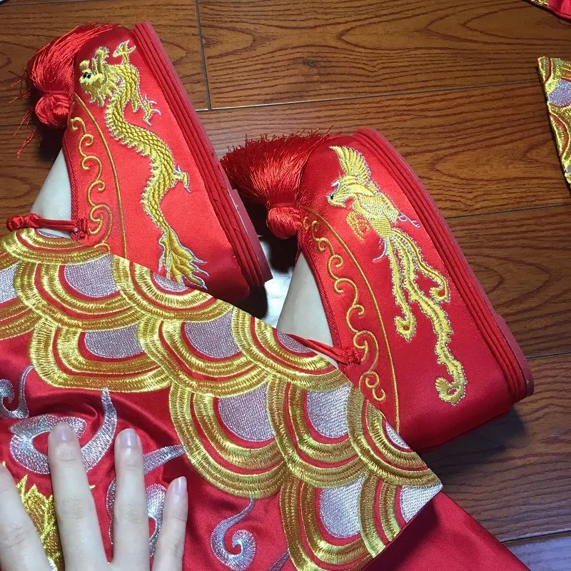 embroidered chinese shoes wedding cloth shoes for women red vintage wedding shoes classic princess cosplay ancient dynasty shoes
embroidered chinese shoes wedding cloth shoes for women red vintage wedding shoes classic princess cosplay ancient dynasty shoes