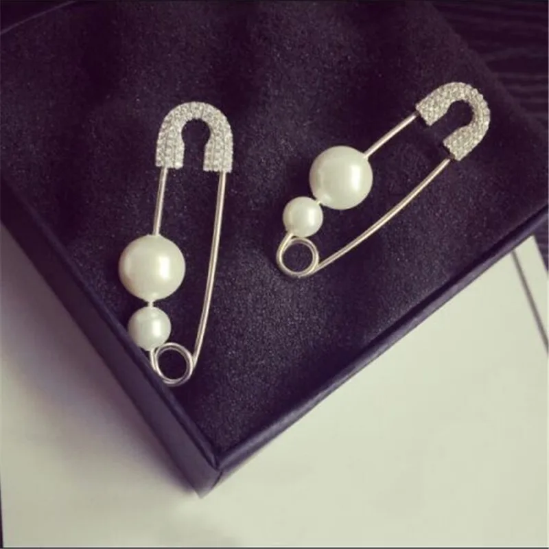 Stock Size Pearl Safety Pin Drop Earrings Retro Simple Paperclip Gold Silver Inlay Rhinestone Sparkly BB Pins Earrings New
Stock Size Pearl Safety Pin Drop Earrings Retro Simple Paperclip Gold Silver Inlay Rhinestone Sparkly BB Pins Earrings New