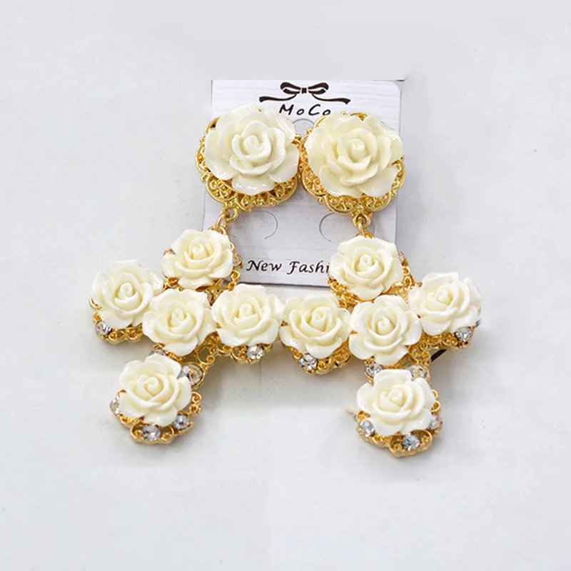 2017 European Exaggerated Baroque Full Rose Flower Cross Drop Earrings Catwalk Section Of the Bride Earrings
2017 European Exaggerated Baroque Full Rose Flower Cross Drop Earrings Catwalk Section Of the Bride Earrings