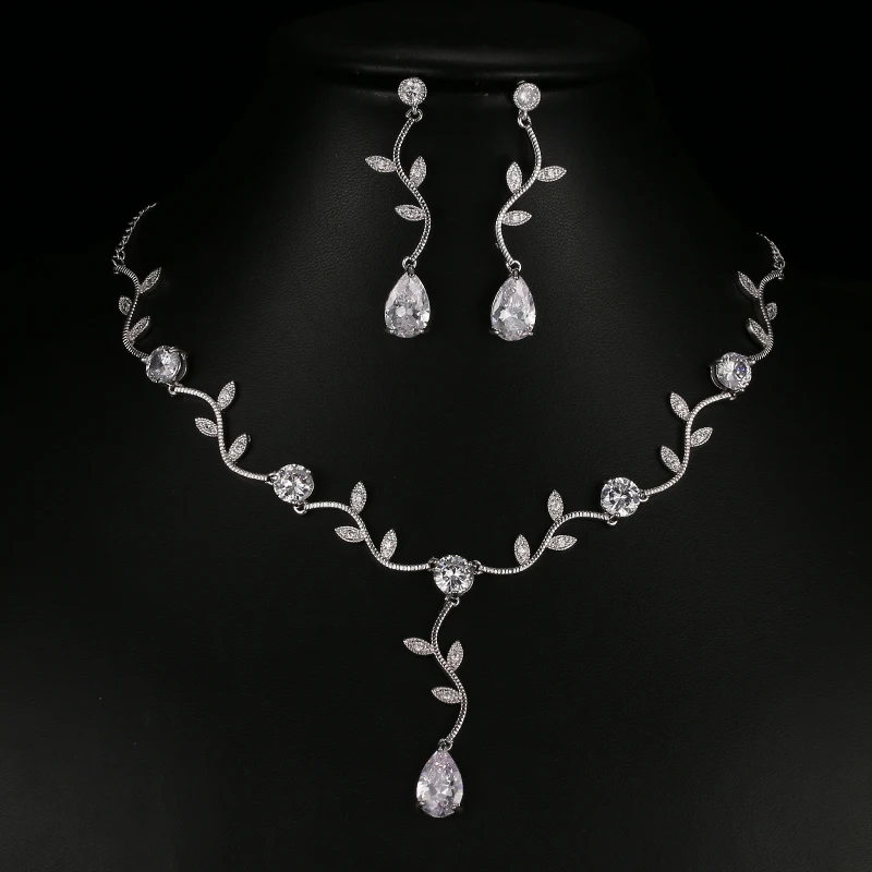 Bettyue Brand Fashion Charm AAA Zircon Jewelry Sets Three Colors Cirrus Gothic Style Jewelry Sets For Woman Wedding Party Gift
Bettyue Brand Fashion Charm AAA Zircon Jewelry Sets Three Colors Cirrus Gothic Style Jewelry Sets For Woman Wedding Party Gift