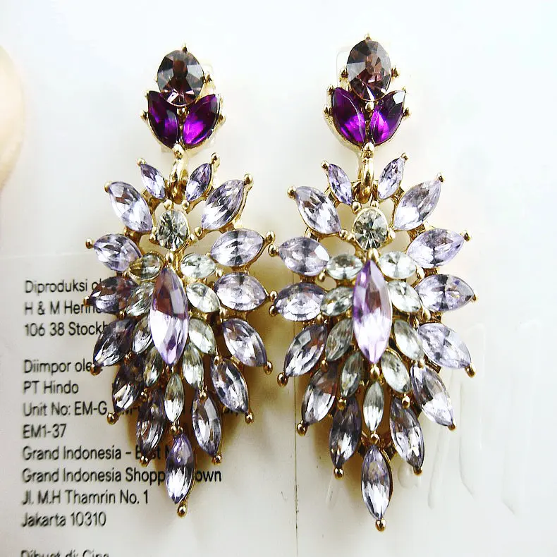 Purple noble lady white collocation popular jewelry wholesale girls birthday party Christmas gift earrings shipping agent!
Purple noble lady white collocation popular jewelry wholesale girls birthday party Christmas gift earrings shipping agent!
