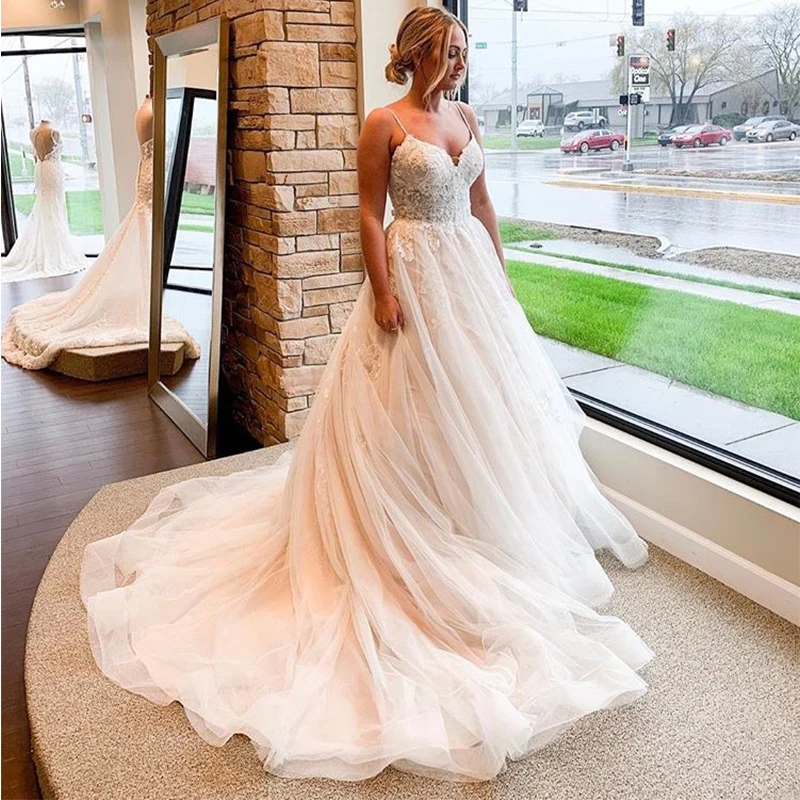 Luxury A-line Wedding Dress Appliques Spaghetti Straps Chapel Train Robe De Mariee 2019 New Bridal Dress Backless Wedding Gowns
Luxury A-line Wedding Dress Appliques Spaghetti Straps Chapel Train Robe De Mariee 2019 New Bridal Dress Backless Wedding Gowns