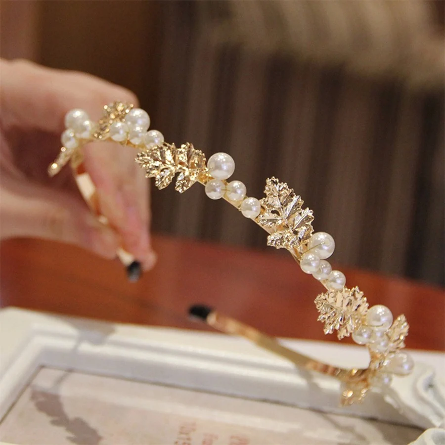 Baroque Luxury Princess Crown Style Bride Wedding Hair Holder Accessoires Vintage Leaf Pearls Gold Metal Hairband Wig Head Band
Baroque Luxury Princess Crown Style Bride Wedding Hair Holder Accessoires Vintage Leaf Pearls Gold Metal Hairband Wig Head Band