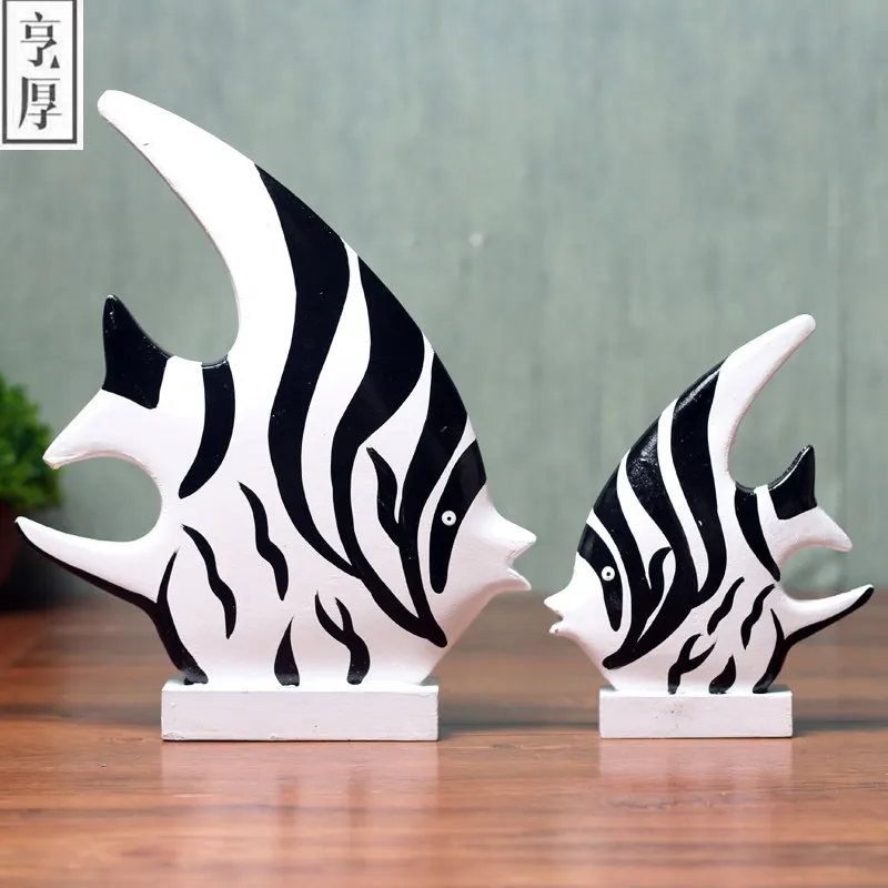 Compra peces tallados de madera online al por mayor de China